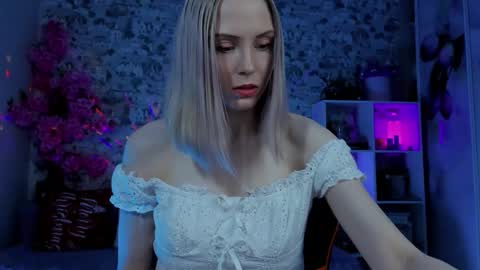 Gina online show from 04-10-26, 01:11