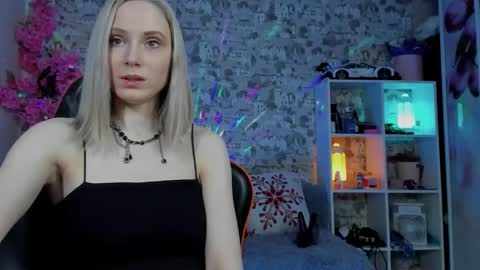 Gina online show from 04-15-26, 01:23