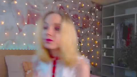 Snapshot of ginaa_lovely chatting on 12-15-24, 05:23 Gina online show from 12-15-24, 05:23