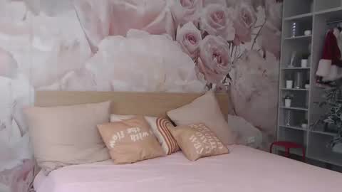 Snapshot of ginaa_lovely chatting on 03-11-25, 08:20 Gina online show from 03-11-25, 08:20