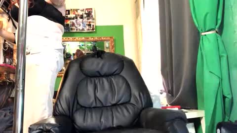 Snapshot of ginagender chatting on 11-08-25, 10:26 GinaGender online show from 11-08-25, 10:26