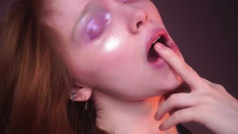        im expecting 350 thumbs up on my altar   online show from 02-12-25, 10:26