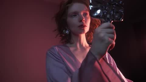        im expecting 350 thumbs up on my altar   online show from 10-07-25, 10:07