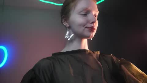        im expecting 350 thumbs up on my altar   online show from 10-14-25, 10:21