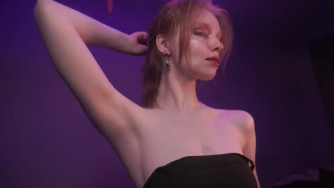        im expecting 350 thumbs up on my altar   online show from 12-15-25, 10:14