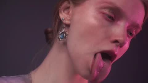        im expecting 350 thumbs up on my altar   online show from 01-07-26, 10:12