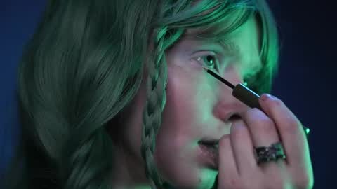        im expecting 350 thumbs up on my altar   online show from 03-28-26, 10:09