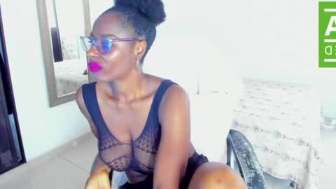 Snapshot of ginger_smil chatting on 06-12-26, 12:37 Diana online show from 06-12-26, 12:37