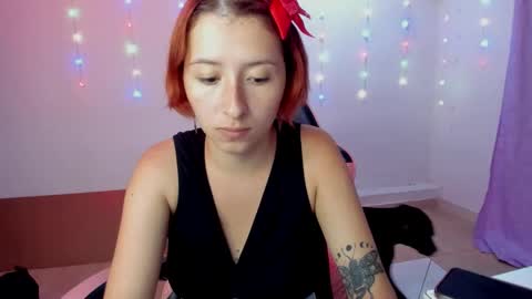 Snapshot of ginger_sweetty chatting on 12-31-24, 12:32 Ginger online show from 12-31-24, 12:32