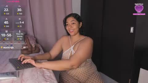 Snapshot of ginnapalmer1 chatting on 07-25-26, 06:00 Ginna Palmer online show from 07-25-26, 06:00