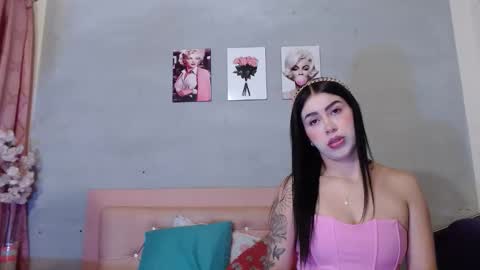 ginnifer_goodwin online show from 11-20-25, 12:05