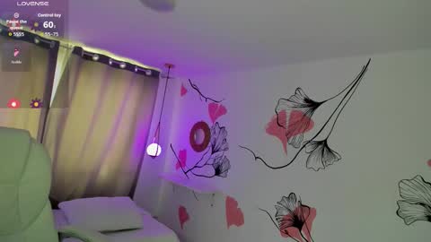 Kendall online show from 12-21-25, 01:07