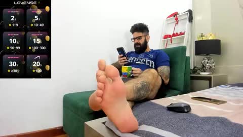 Snapshot of gio_lorenz chatting on 10-15-25, 01:22 gio_lorenz online show from 10-15-25, 01:22