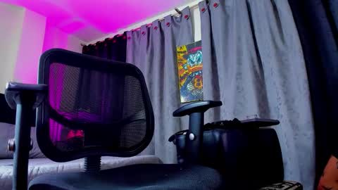 GIOMAR REYES online show from 02-15-26, 07:51