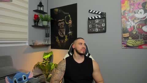 Snapshot of giorgio_leone2 chatting on 12-23-24, 10:33 Giorgio leone online show from 12-23-24, 10:33