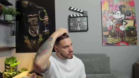 Snapshot of giorgio_leone2 chatting on 02-20-25, 12:30 Giorgio leone online show from 02-20-25, 12:30