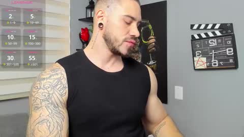 Snapshot of giorgio_leone2 chatting on 11-26-25, 06:31 Giorgio leone online show from 11-26-25, 06:31