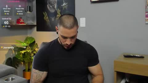 Snapshot of giorgio_leone2 chatting on 12-17-25, 10:38 Giorgio leone online show from 12-17-25, 10:38