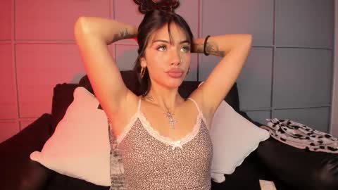 Giovanna  online show from 01-17-25, 05:21