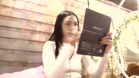 giovanna_oliveria online show from 12-20-25, 11:01