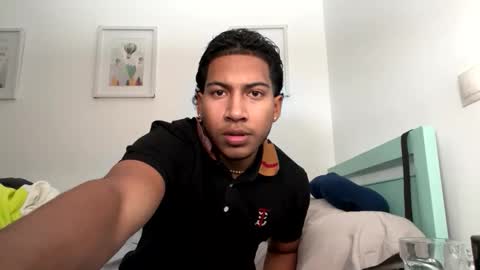 giraldosan320 online show from 10-30-25, 02:29