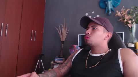 piggy boy online show from 01-19-25, 05:39