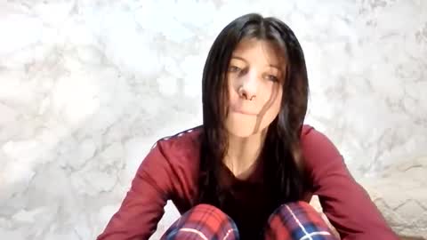 Snapshot of girl_cute007 chatting on 02-13-26, 08:05 girl_cute007 online show from 02-13-26, 08:05