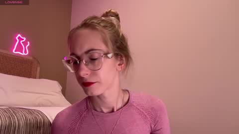Snapshot of girl_i_am chatting on 01-01-25, 06:59 Nikki online show from 01-01-25, 06:59