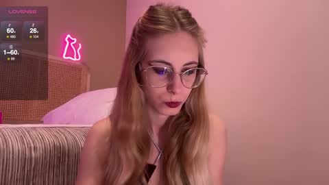 Snapshot of girl_i_am chatting on 01-11-25, 06:12 Nikki online show from 01-11-25, 06:12