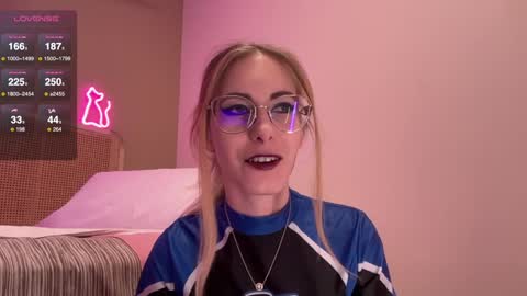 Snapshot of girl_i_am chatting on 01-13-25, 07:42 Nikki online show from 01-13-25, 07:42
