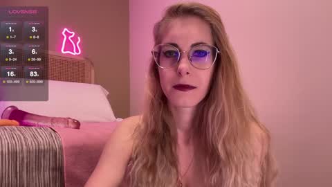 Snapshot of girl_i_am chatting on 01-18-25, 05:37 Nikki online show from 01-18-25, 05:37