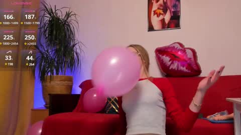 Snapshot of girl_i_am chatting on 02-12-25, 04:22 Nikki online show from 02-12-25, 04:22