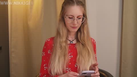Snapshot of girl_i_am chatting on 09-10-25, 07:14 Nikki online show from 09-10-25, 07:14