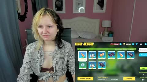 Snapshot of girl_next_doorr chatting on 01-07-25, 12:52 girl_next_doorr online show from 01-07-25, 12:52