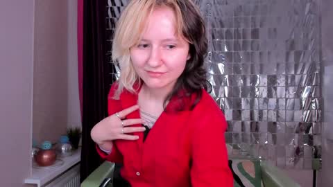 Snapshot of girl_next_doorr chatting on 01-09-25, 06:57 girl_next_doorr online show from 01-09-25, 06:57