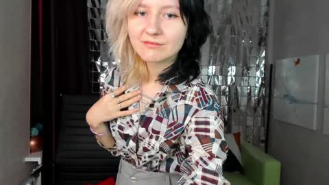 Snapshot of girl_next_doorr chatting on 01-25-25, 06:24 girl_next_doorr online show from 01-25-25, 06:24