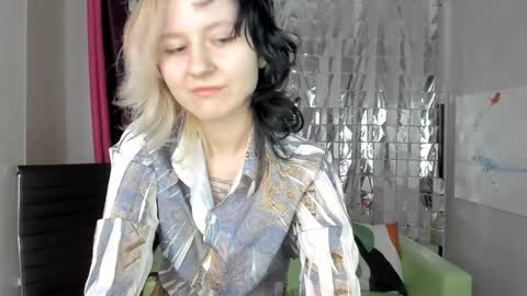 Snapshot of girl_next_doorr chatting on 01-28-25, 12:54 girl_next_doorr online show from 01-28-25, 12:54