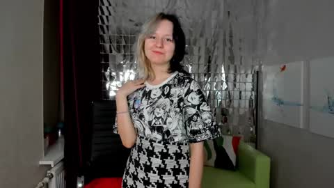 Snapshot of girl_next_doorr chatting on 02-04-25, 05:01 girl_next_doorr online show from 02-04-25, 05:01