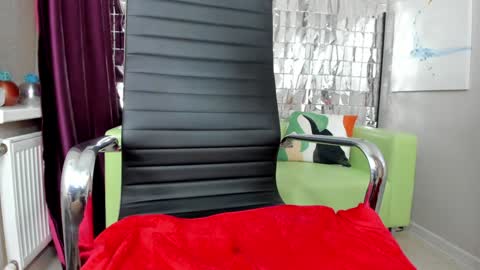 Snapshot of girl_next_doorr chatting on 02-05-25, 06:37 girl_next_doorr online show from 02-05-25, 06:37