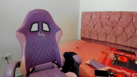 Snapshot of girl_princess18 chatting on 04-28-26, 09:20 girl_princess18 online show from 04-28-26, 09:20