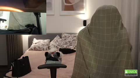 Snapshot of girl_u_never_met chatting on 02-15-25, 06:33 Kristin online show from 02-15-25, 06:33