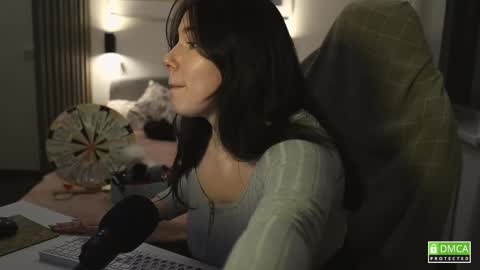 Snapshot of girl_u_never_met chatting on 02-23-25, 06:45 Kristin online show from 02-23-25, 06:45