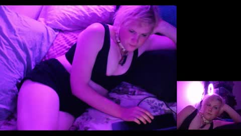 girldell online show from 01-14-26, 03:01