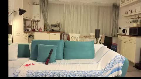 Girlfriend online show from 11-18-25, 04:00