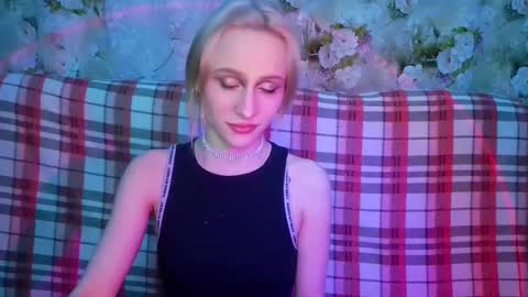 Snapshot of girlfriend_night chatting on 03-06-25, 02:09 Seniya online show from 03-06-25, 02:09