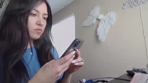 Snapshot of girlnextdoor702 chatting on 10-14-25, 04:52 Jasmine online show from 10-14-25, 04:52