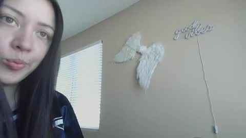 Snapshot of girlnextdoor702 chatting on 10-21-25, 04:19 Jasmine online show from 10-21-25, 04:19