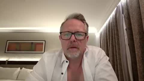 Snapshot of girlsandbikes chatting on 10-19-25, 01:28 girlsandbikes online show from 10-19-25, 01:28