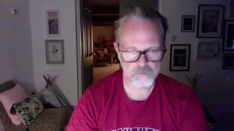 girlsandbikes online show from 04-17-26, 10:46