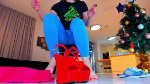 GIRLSQUIRTS  FOLLOW ME online show from 12-23-24, 04:01
